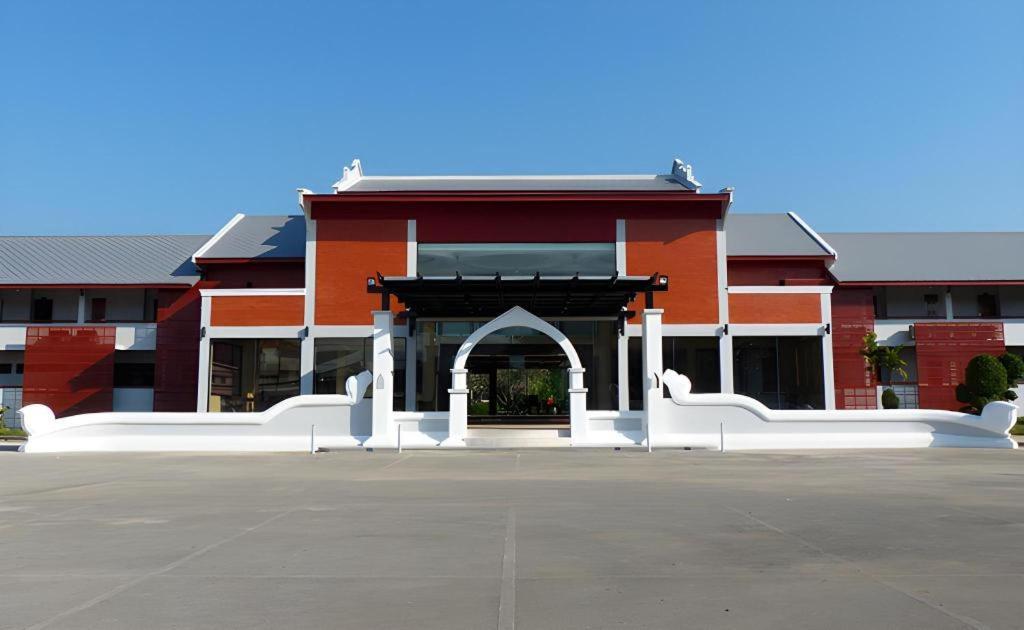 The Impress Nan Hotel Екстериор снимка
